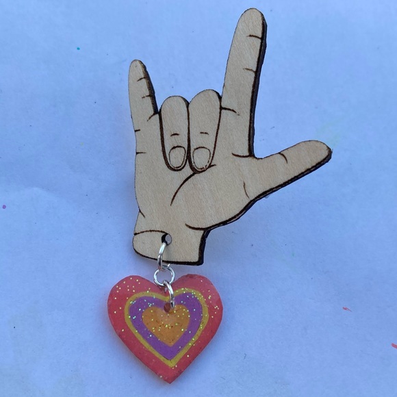 Love You ASL Sign Language Pin ๐คโค๏ธ๐๐๐๐ - Picture 6 of 7